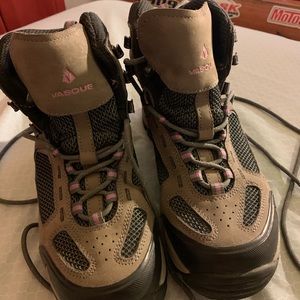 Womens Vasque Gore Tex boot.